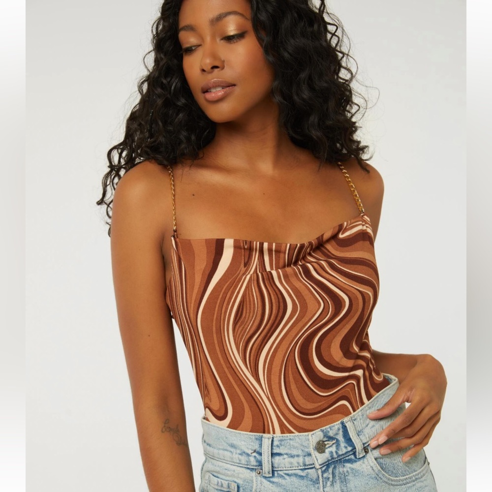🔸 Ardene 🔸 marble print bodysuit